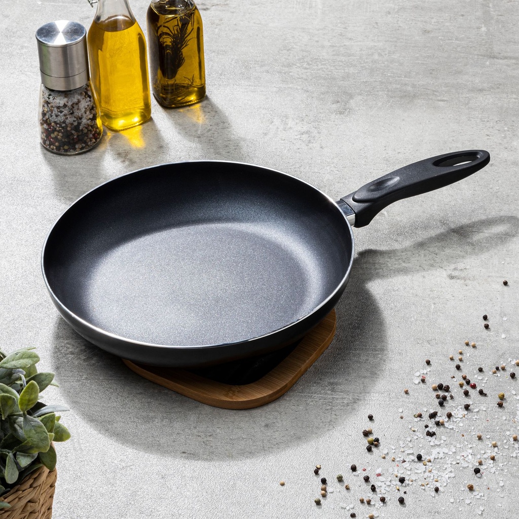Bratpfanne-Pfanne-Universalpfanne-aus-Aluminium-Antihaft-Beschichtet-28-cm-Bratpfanne--Pfanne--Universalpfanne--Aluminium--Antihaft--Beschichtet--Beschichtung--Schwarz--Induktion--Ceran-_1.jpg